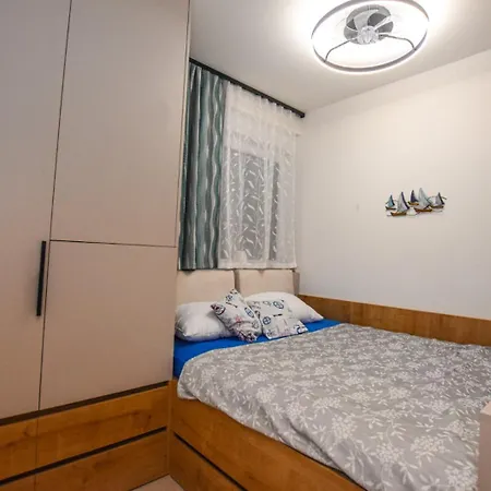 Apartment T E A Pag With Hot Tub