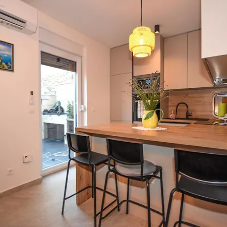 T E A Pag With Hot Tub