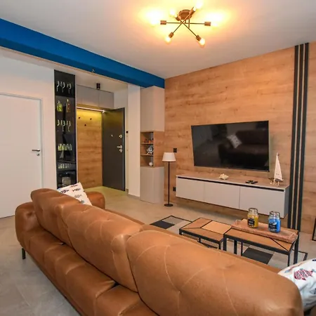 T E A Pag With Hot Tub Appartamento Pag Town