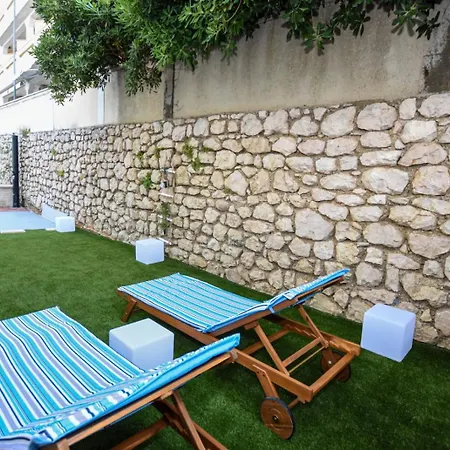 Appartamento T E A Pag With Hot Tub