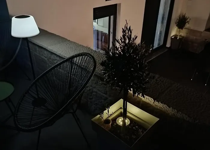 T E A Pag With Hot Tub *