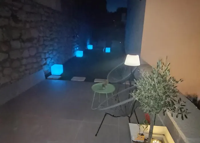 T E A Pag With Hot Tub Apartment