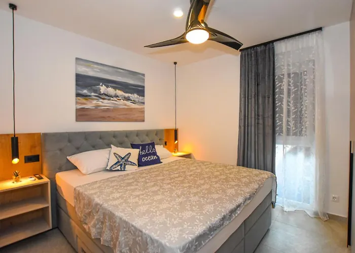 T E A Pag With Hot Tub Apartment *