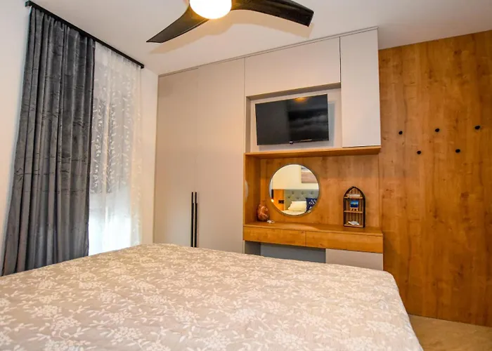 Apartment T E A Pag With Hot Tub