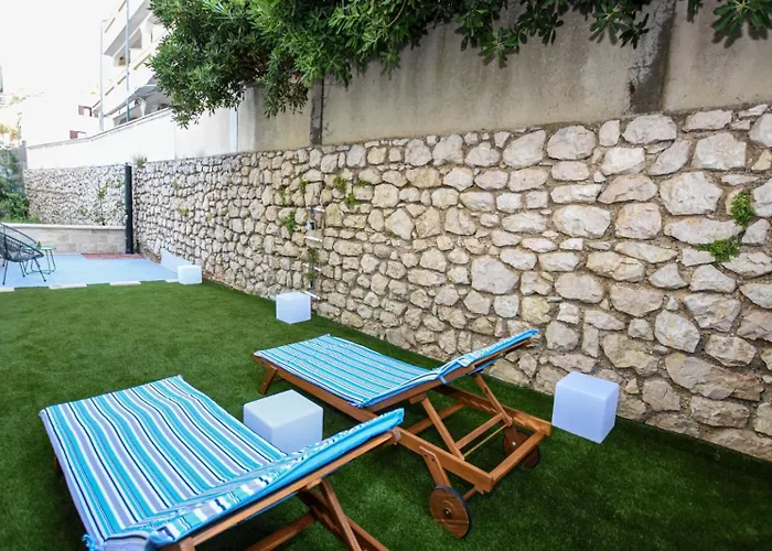 Apartment T E A Pag With Hot Tub