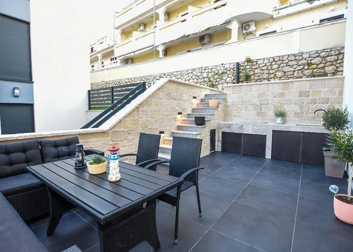 Apartment T E A Pag With Hot Tub *