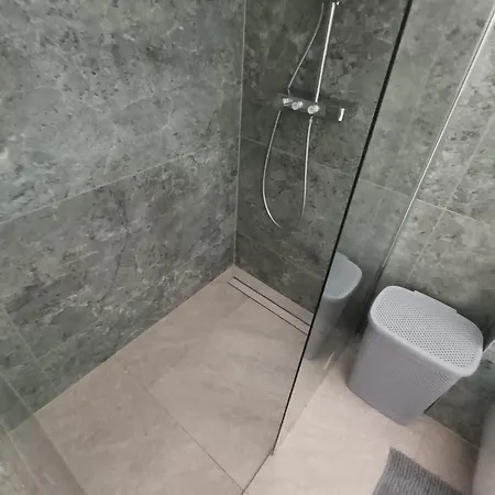 T E A Pag With Hot Tub