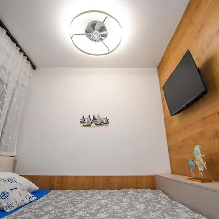 Apartament T E A Pag With Hot Tub *