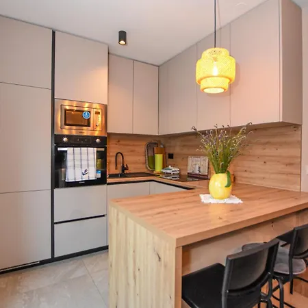 T E A Pag With Hot Tub * Pag Town