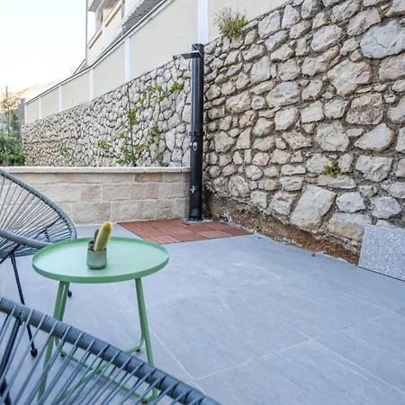 Apartamento T E A Pag With Hot Tub Pag Town