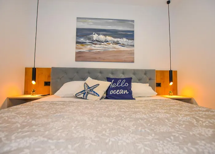 דירה T E A Pag With Hot Tub