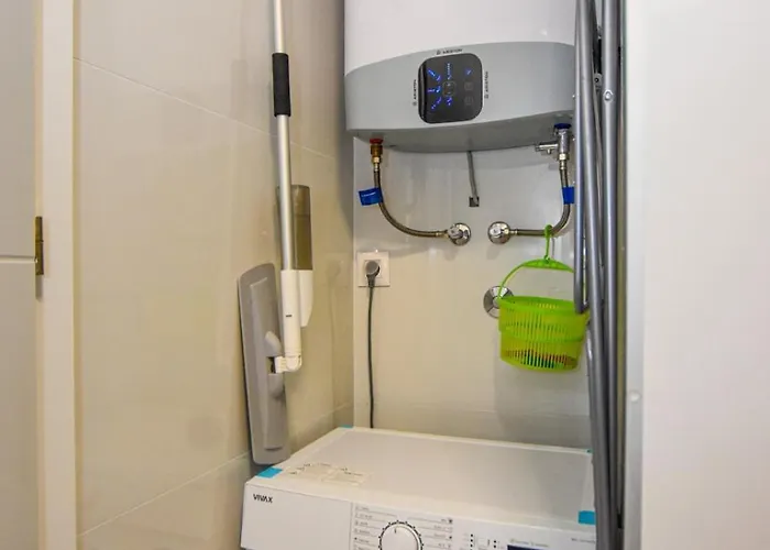 T E A Pag With Hot Tub * פג