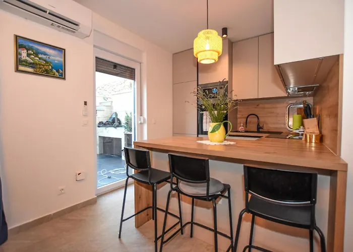 T E A Pag With Hot Tub